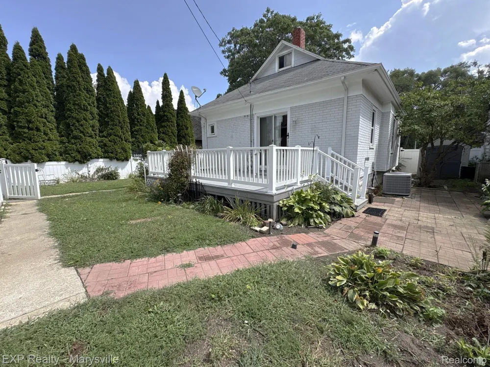 3809 Electric Avenue Port Huron City, MI 48060
