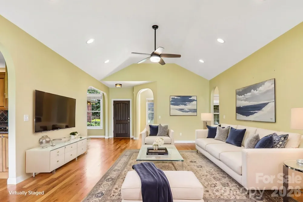 28 Tudor Crescent Court Hendersonville, NC 28739