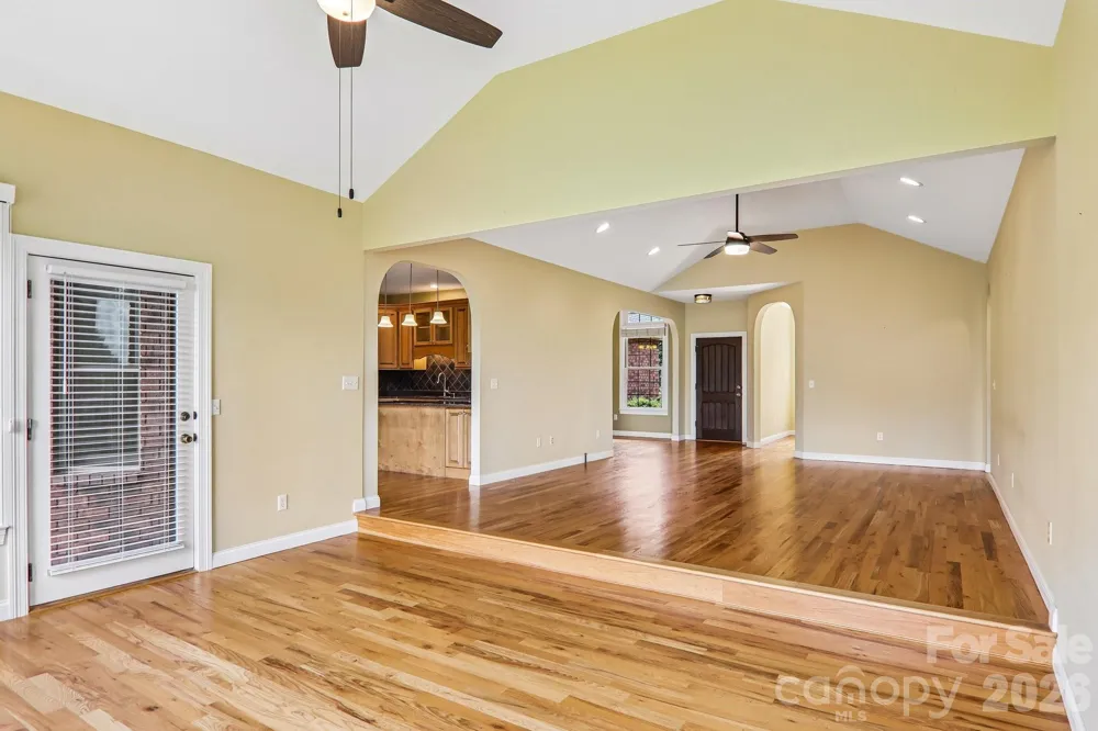 28 Tudor Crescent Court Hendersonville, NC 28739