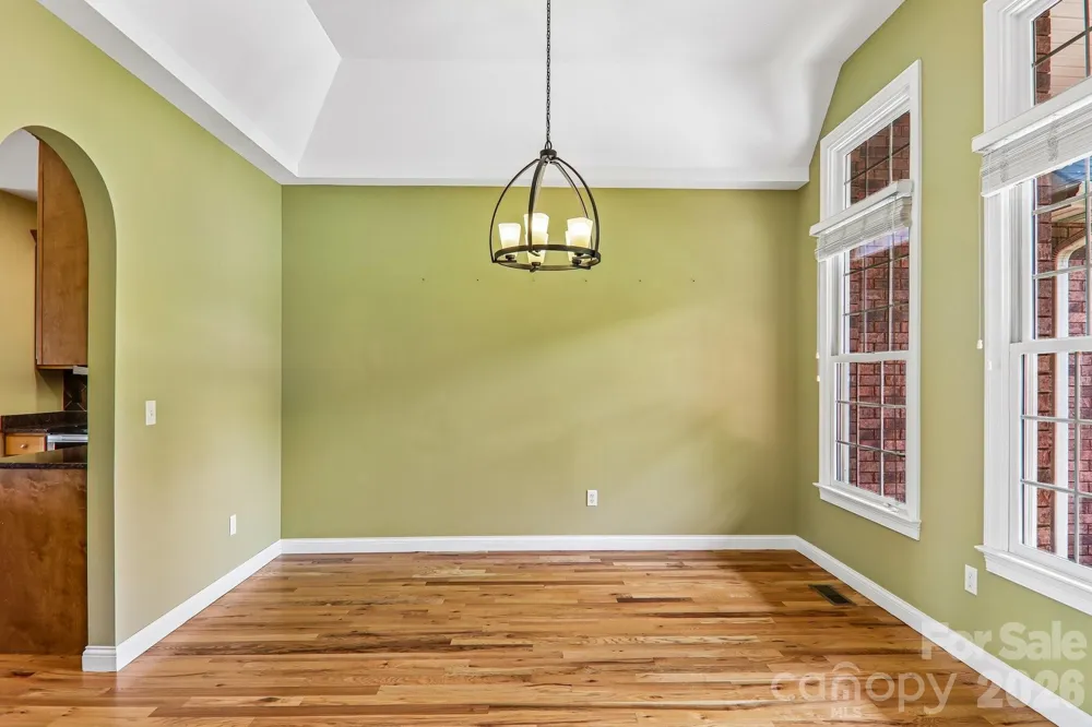 28 Tudor Crescent Court Hendersonville, NC 28739