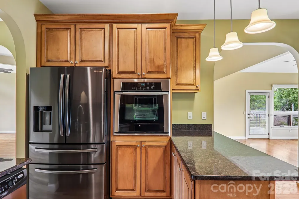 28 Tudor Crescent Court Hendersonville, NC 28739