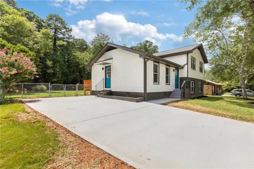 2531 Falcon Ridge Drive Grayson, GA 30017