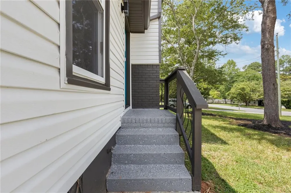 2531 Falcon Ridge Drive Grayson, GA 30017