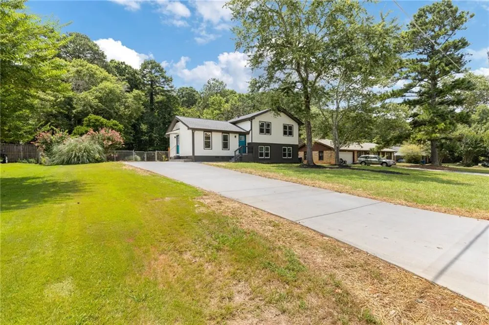 2531 Falcon Ridge Drive Grayson, GA 30017