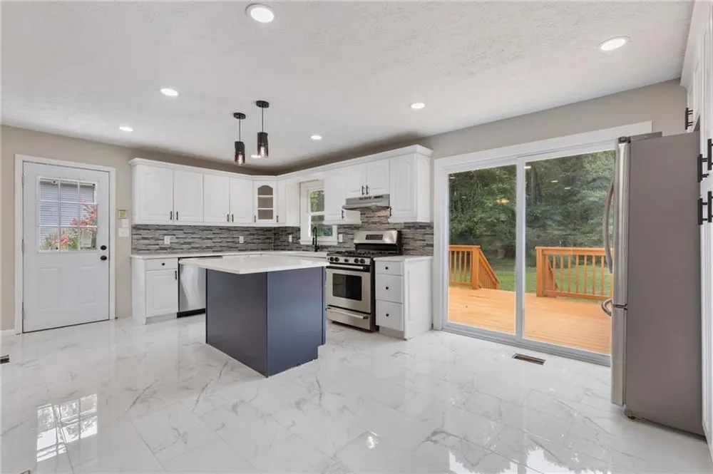 2531 Falcon Ridge Drive Grayson, GA 30017
