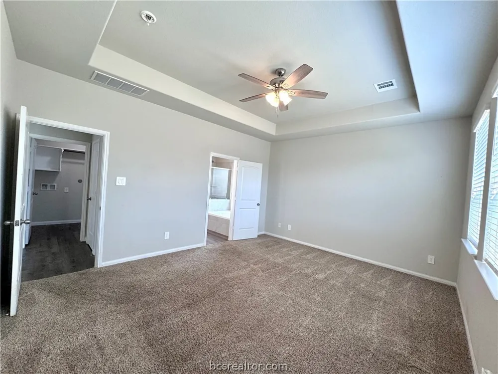 303 BLACK BEAR DRIVE Huntsville, TX 77320