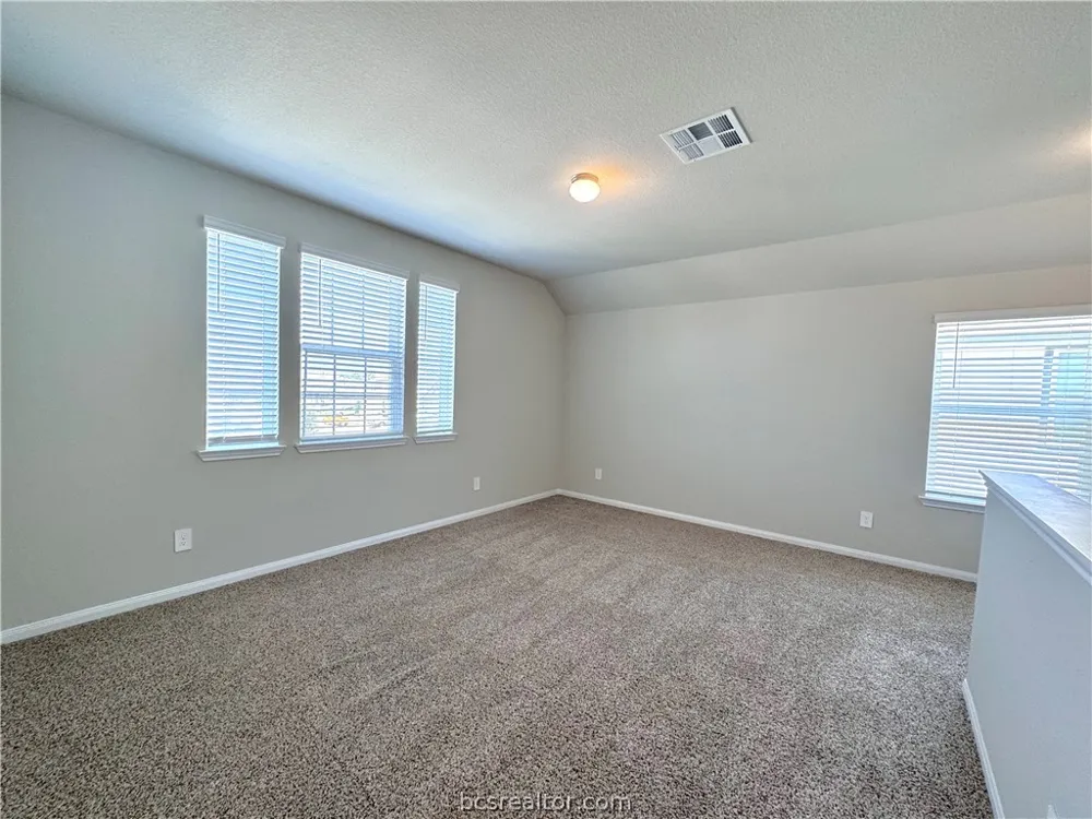 303 BLACK BEAR DRIVE Huntsville, TX 77320