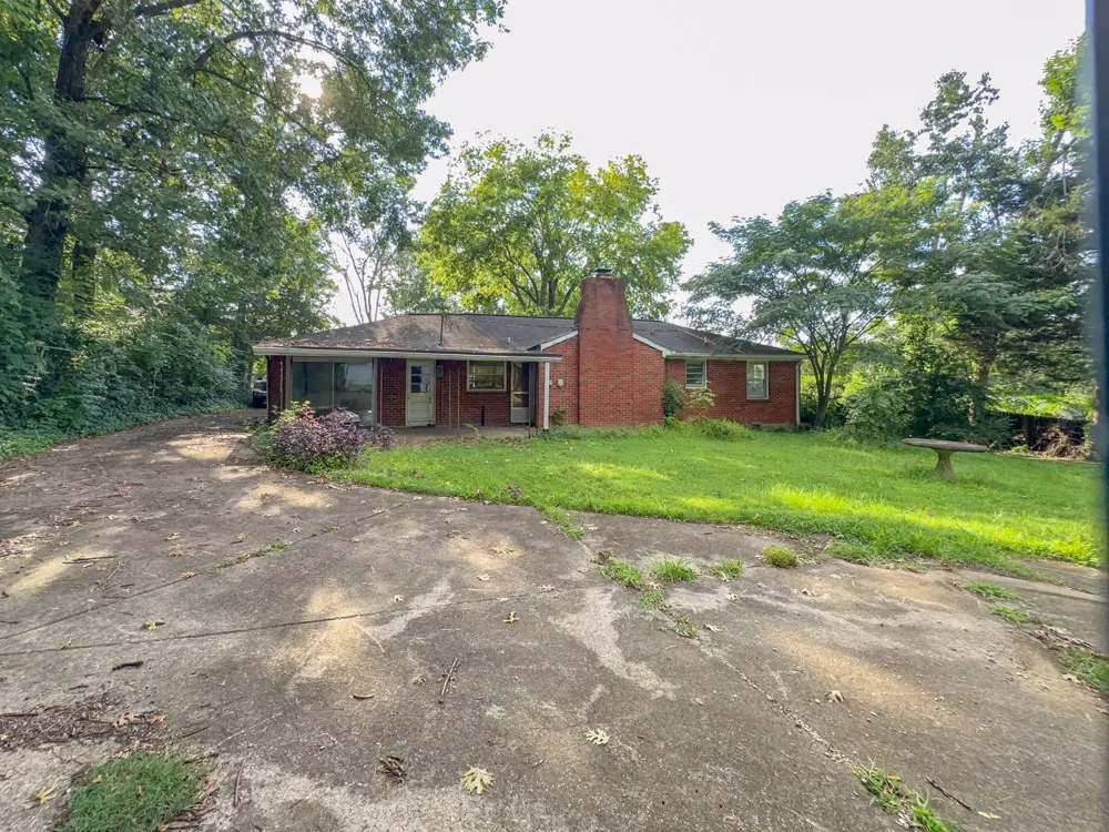 141 Hillcrest Dr Madison, TN 37115