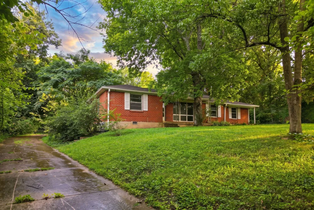 141 Hillcrest Dr Madison, TN 37115