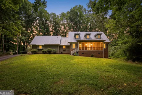 147 Ridgeway CIR