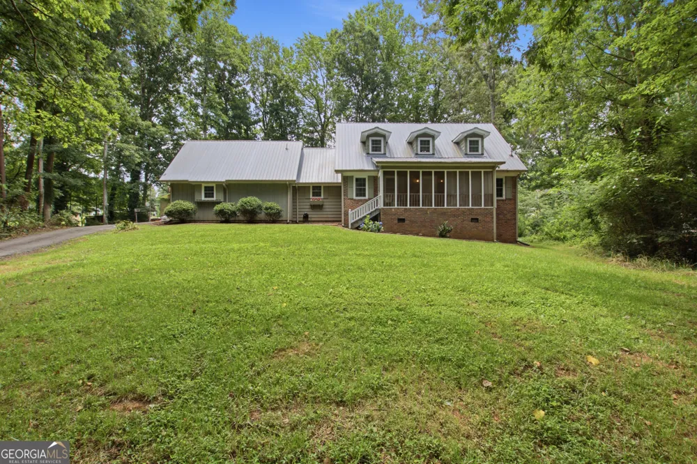 147 Ridgeway CIR Cornelia, GA 30531