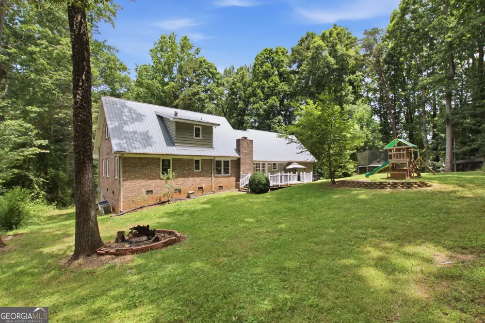 147 Ridgeway CIR Cornelia, GA 30531