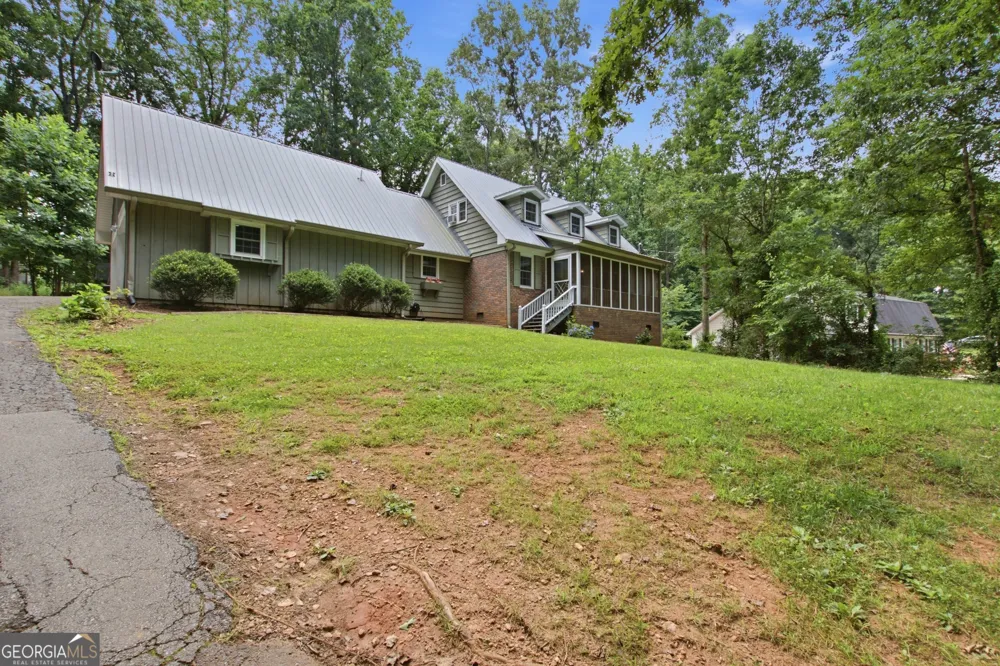 147 Ridgeway CIR Cornelia, GA 30531