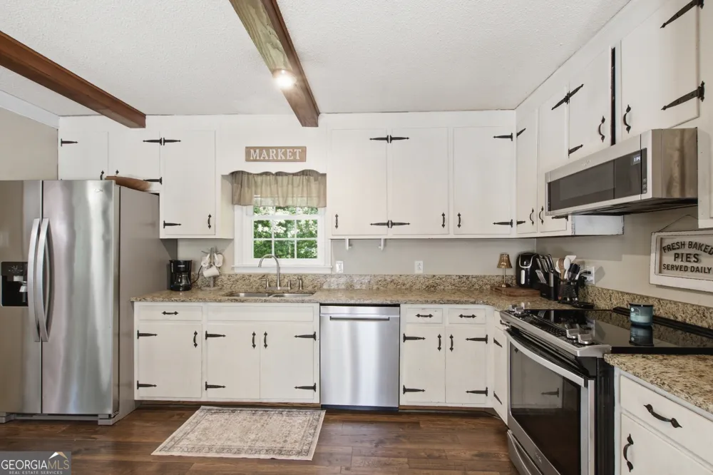 147 Ridgeway CIR Cornelia, GA 30531