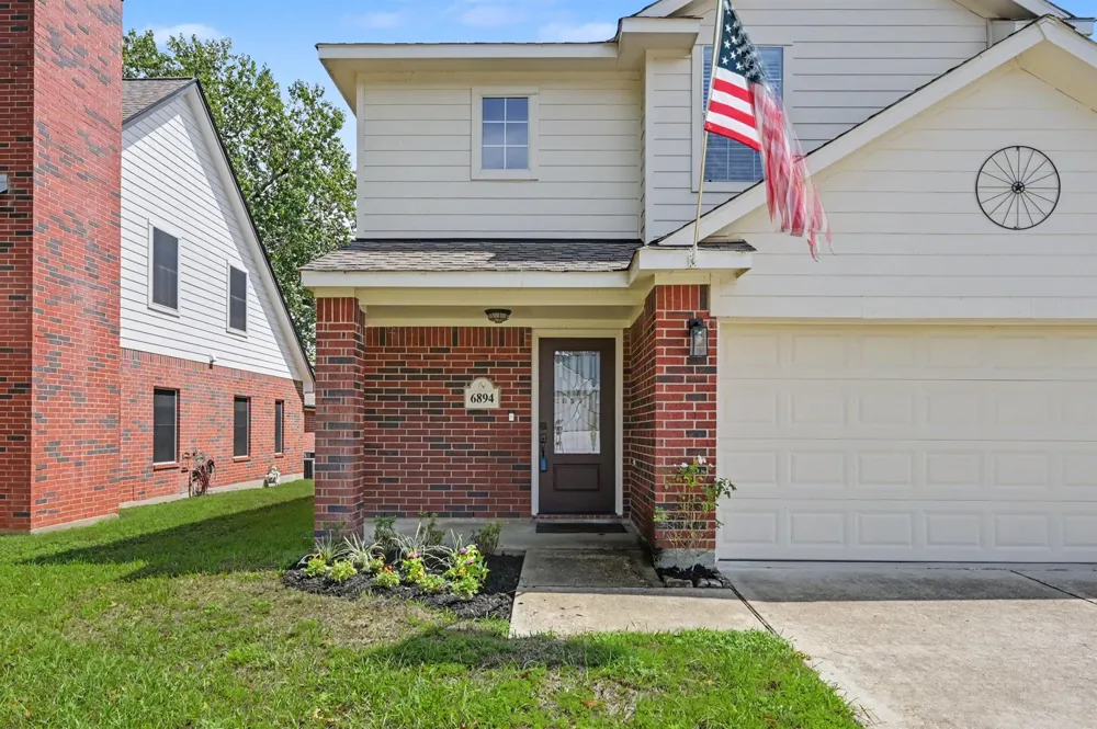6894 Stillwater Drive Willis, TX 77318