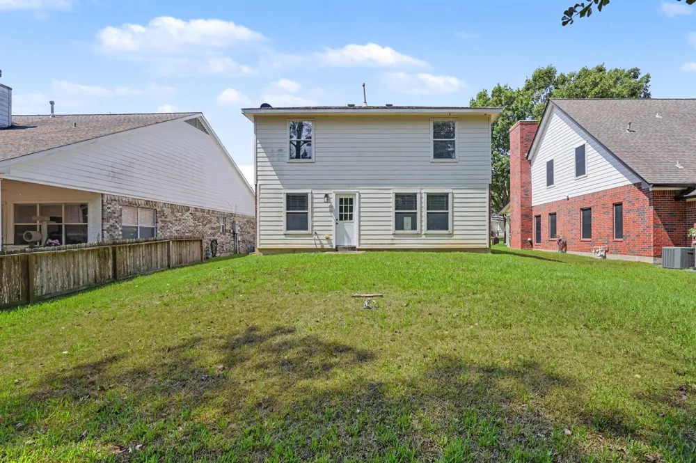 6894 Stillwater Drive Willis, TX 77318