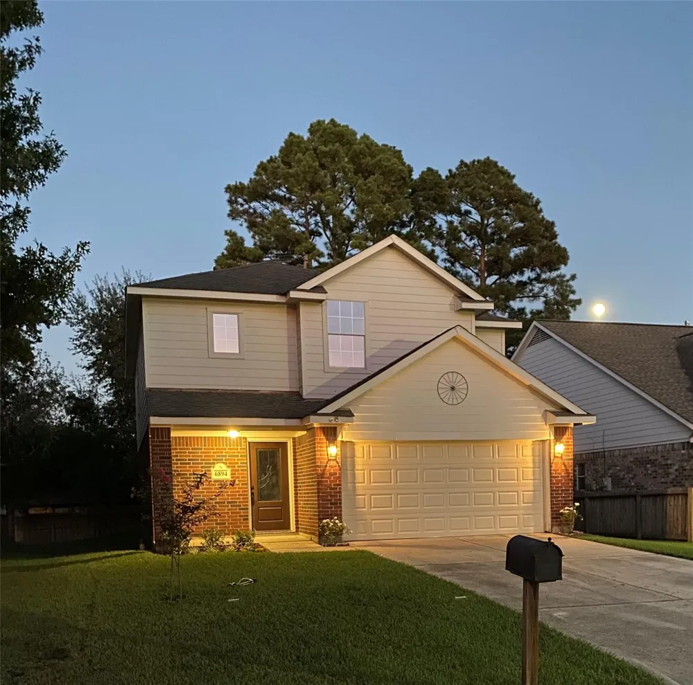 6894 Stillwater Drive Willis, TX 77318