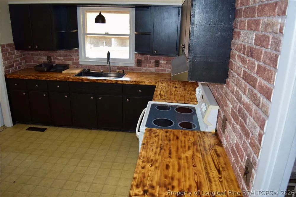 14740 Nc Highway 41 Highway S Fairmont, NC 28340