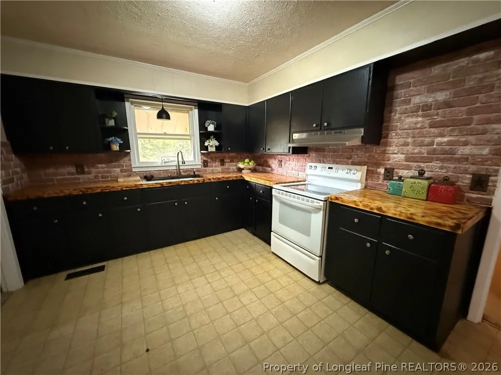 14740 Nc Highway 41 Highway S Fairmont, NC 28340
