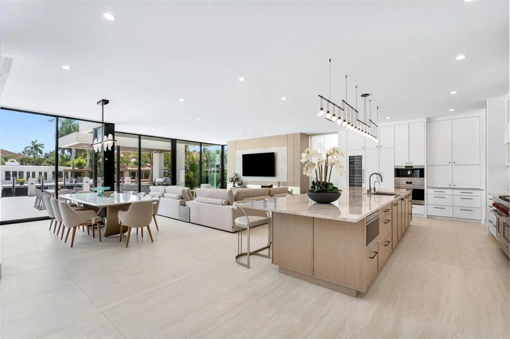 2400 Barcelona Drive Fort Lauderdale, FL 33301