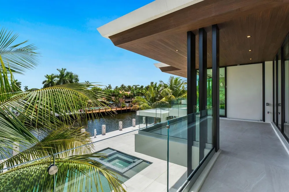 2400 Barcelona Drive Fort Lauderdale, FL 33301
