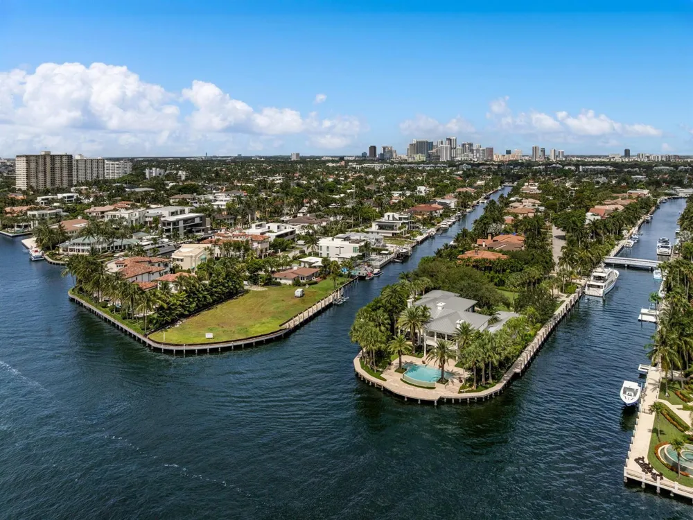 2400 Barcelona Drive Fort Lauderdale, FL 33301
