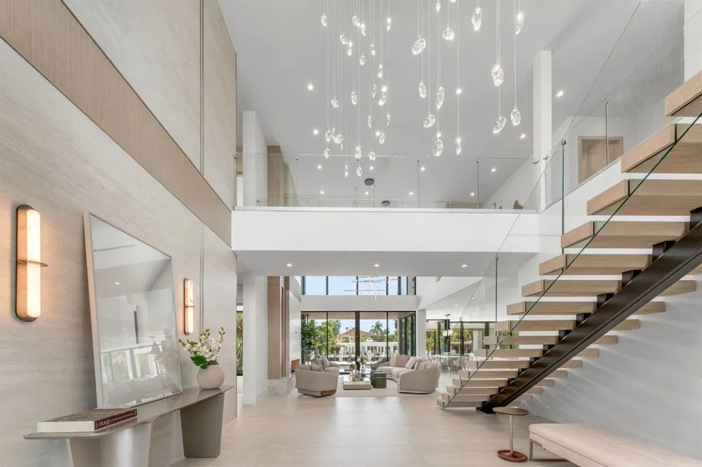 2400 Barcelona Drive Fort Lauderdale, FL 33301