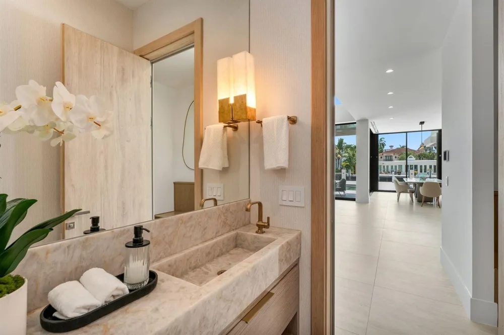 2400 Barcelona Drive Fort Lauderdale, FL 33301