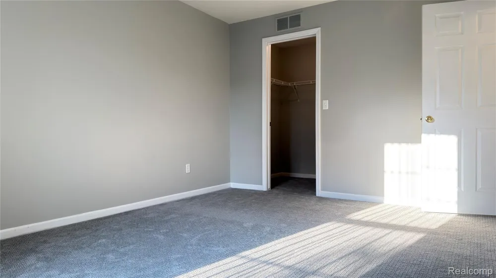 24202 Chesapeake Circle Walled Lake City, MI 48390