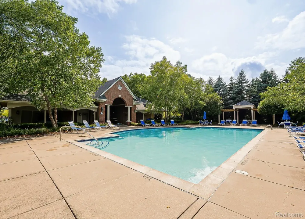 24202 Chesapeake Circle Walled Lake City, MI 48390
