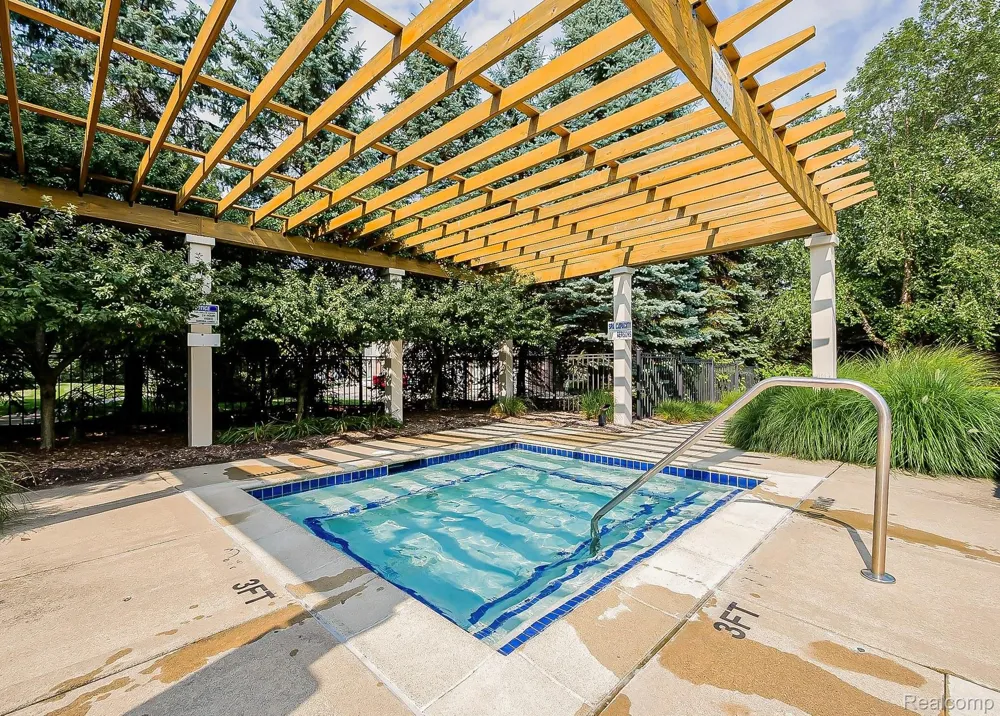 24202 Chesapeake Circle Walled Lake City, MI 48390