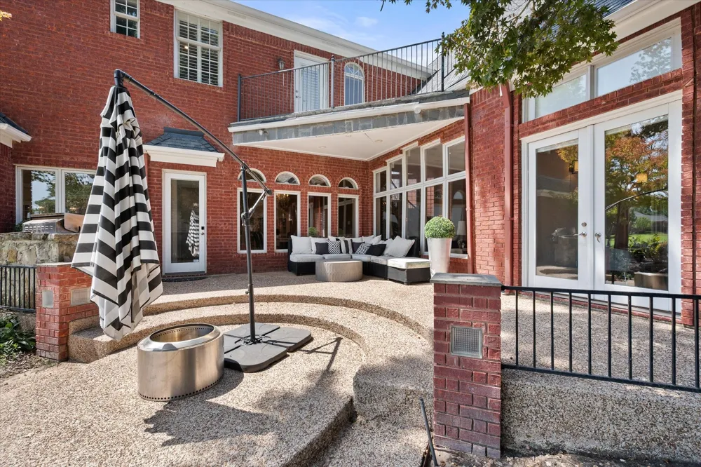 1405 Bentley Court Southlake, TX 76092