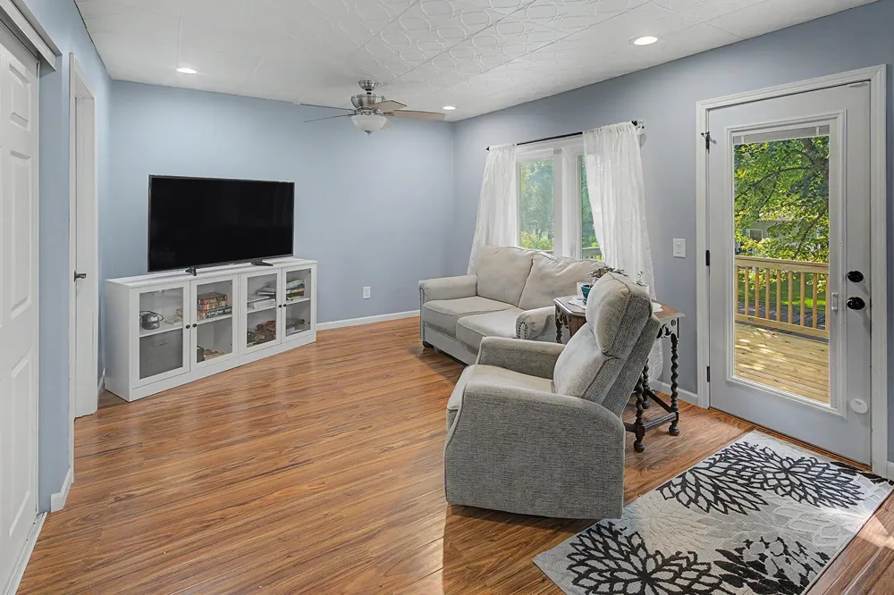 1705 Rushmore Drive Burnsville, MN 55306