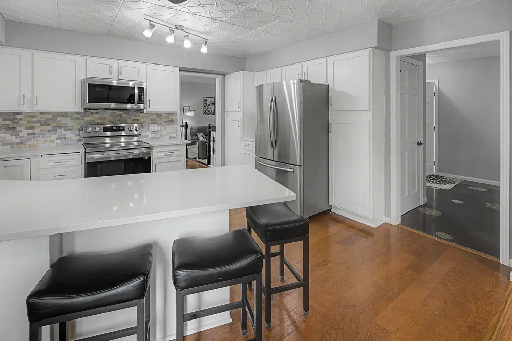 1705 Rushmore Drive Burnsville, MN 55306
