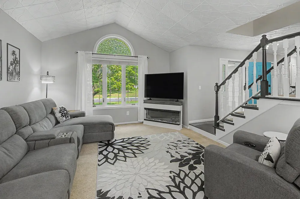 1705 Rushmore Drive Burnsville, MN 55306