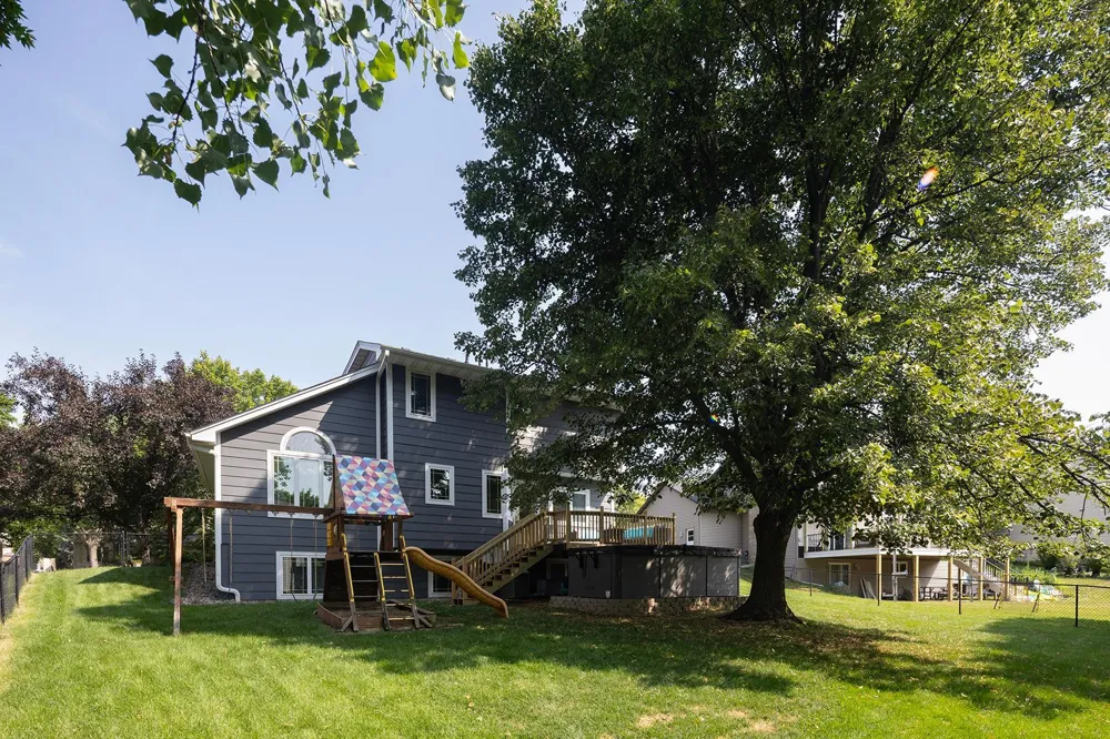 1705 Rushmore Drive Burnsville, MN 55306