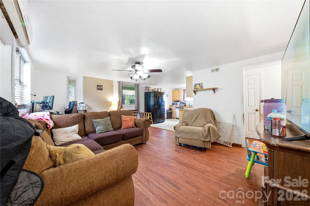 307 Beverly Avenue Hendersonville, NC 28792