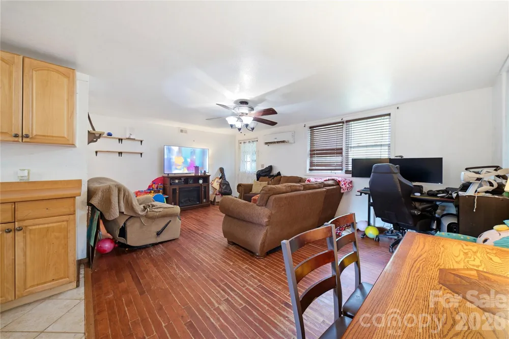 307 Beverly Avenue Hendersonville, NC 28792