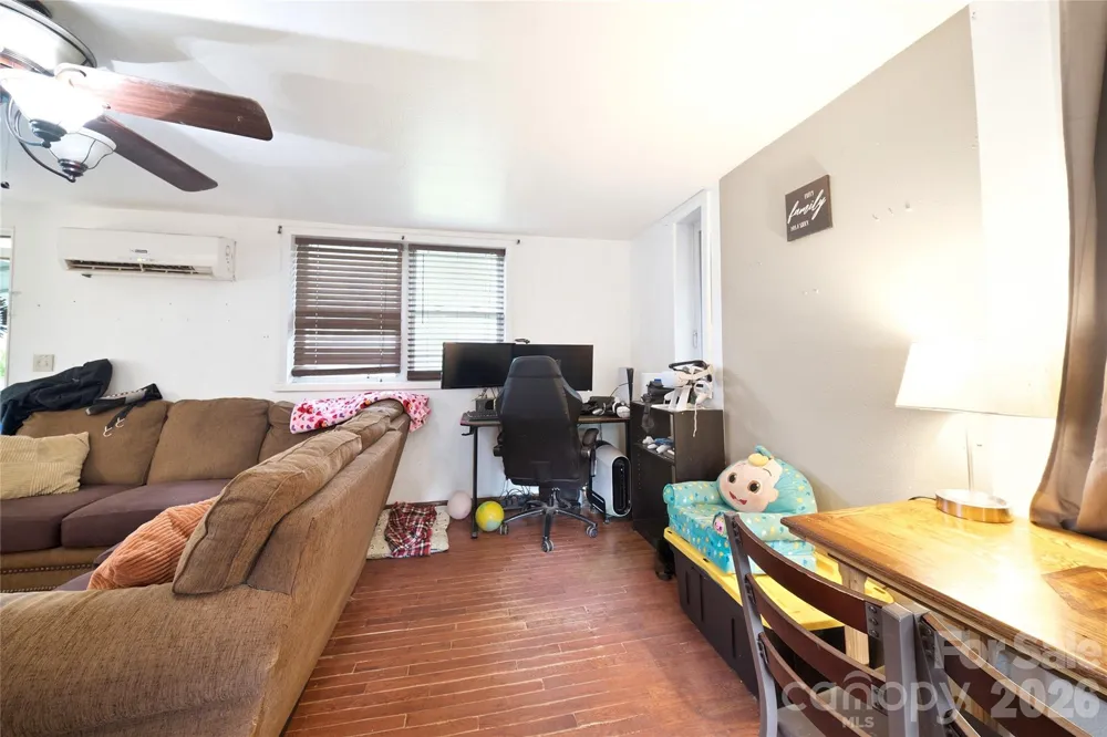 307 Beverly Avenue Hendersonville, NC 28792