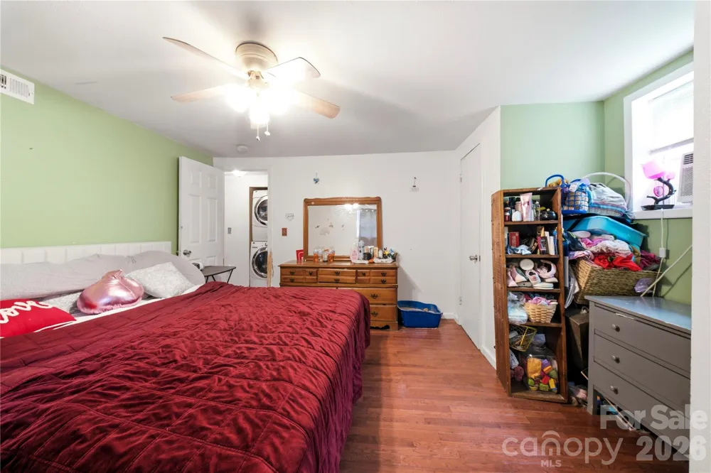 307 Beverly Avenue Hendersonville, NC 28792