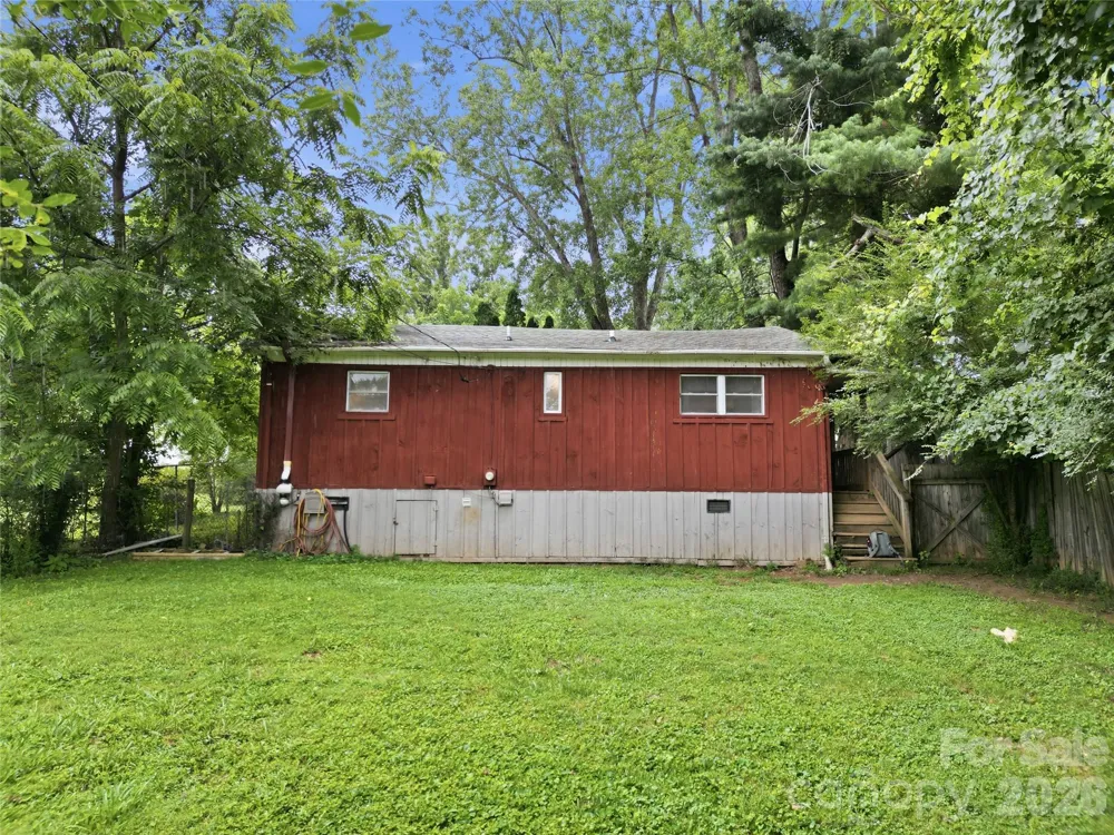 307 Beverly Avenue Hendersonville, NC 28792