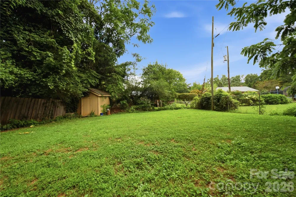 307 Beverly Avenue Hendersonville, NC 28792