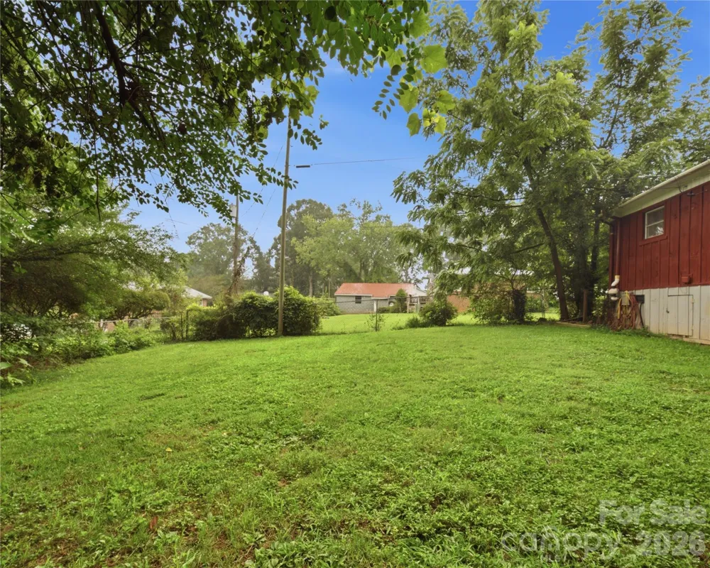 307 Beverly Avenue Hendersonville, NC 28792
