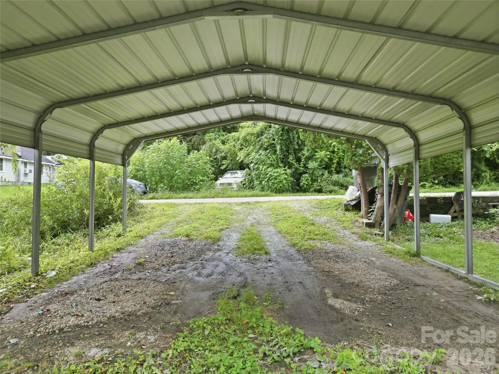 307 Beverly Avenue Hendersonville, NC 28792