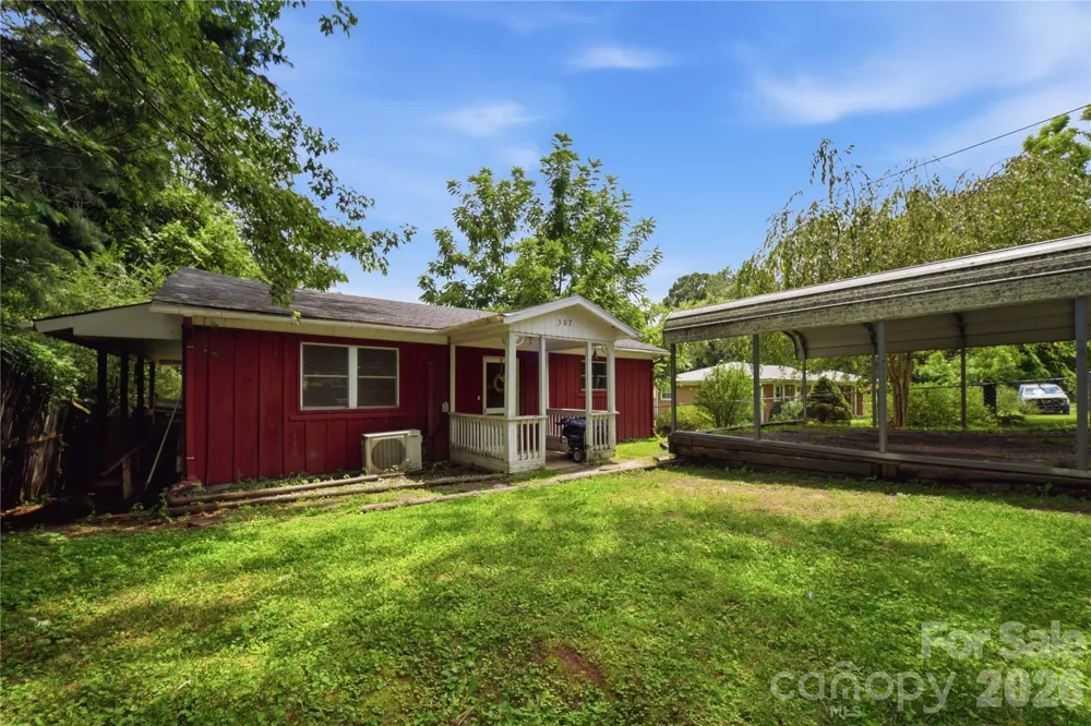 307 Beverly Avenue Hendersonville, NC 28792