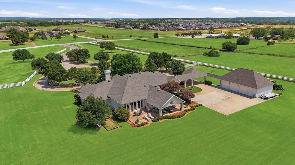 3112 Harris Street Gainesville, TX 76240