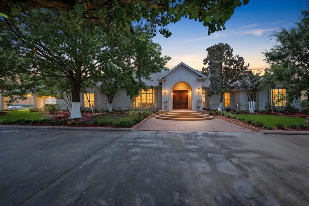 3112 Harris Street Gainesville, TX 76240