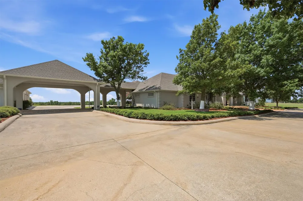 3112 Harris Street Gainesville, TX 76240