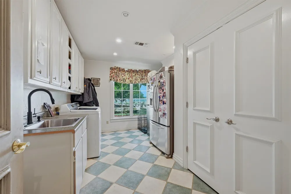 3112 Harris Street Gainesville, TX 76240