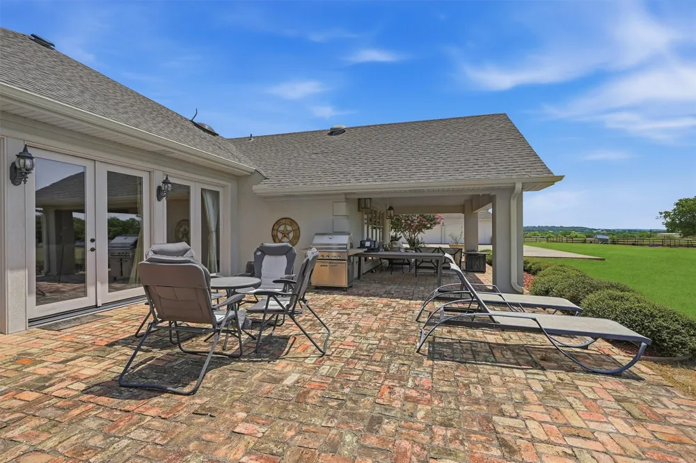 3112 Harris Street Gainesville, TX 76240